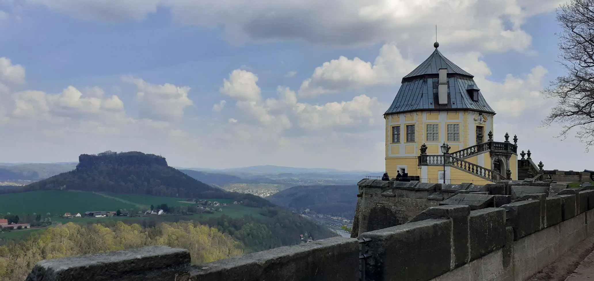 Lebensfreunde Dresden - Seniorenbetreuung und Kinderbetreuung - haus